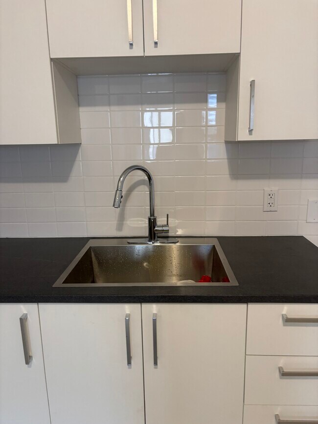 Photo - 7545 Av Stuart Unité 3