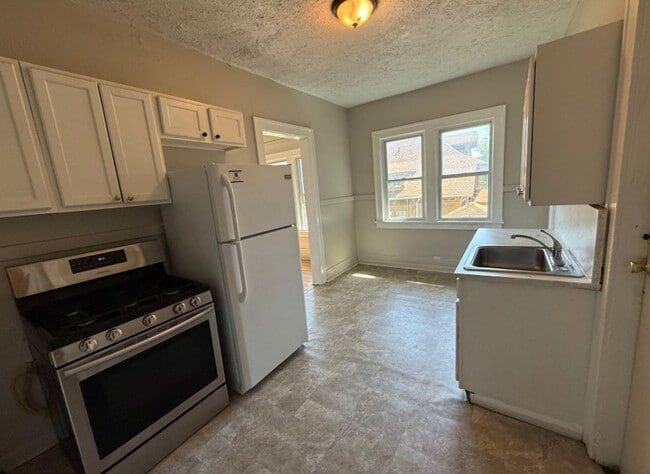Photo - 27 Carthage Dr Unit 27 Carthage Dr (Apt 4-Up/East)