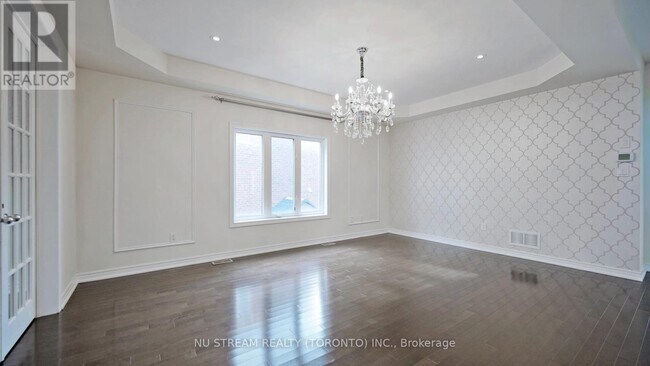 Photo - 73 Serano Crescent