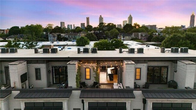 Photo - 661 Auburn Ave NE