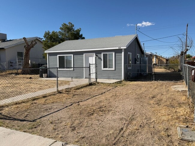 Building Photo - Charming 3-Bedroom Home – Move-In Ready