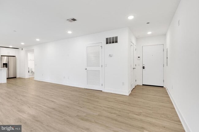 Photo - 1335 N Marston St Unit 302