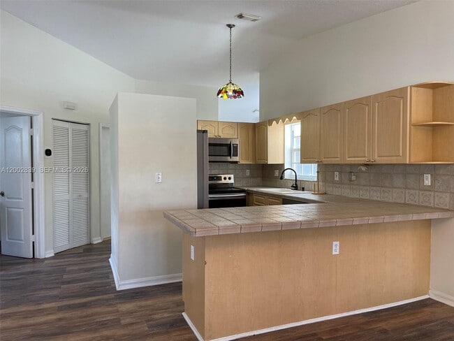 Photo - 15873 SW 43rd St