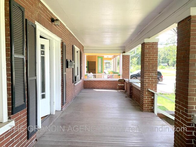 Photo - 1306 Patterson Ave SW