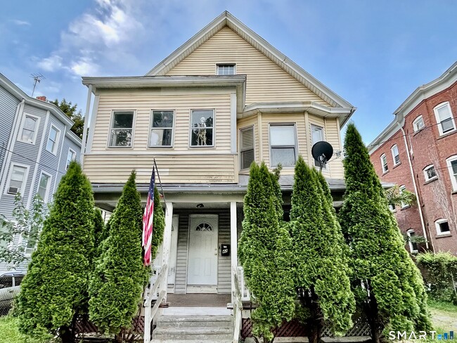 Building Photo - 42 Cabot St