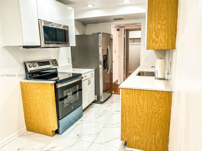 Photo - 3860 NE 170th St Unit 311