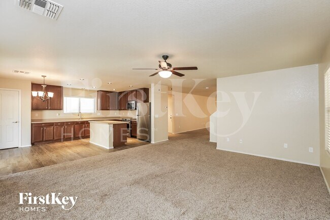 21172 E Avenida Del Valle