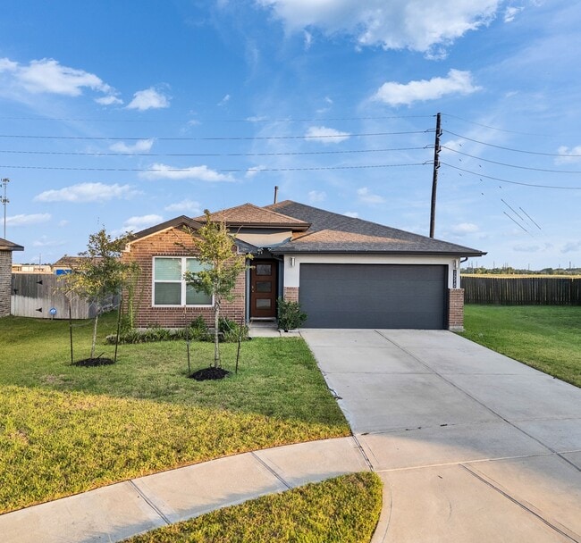 Building Photo - 14510 Rain Tree Dr Rental