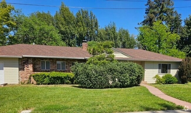 Building Photo - GREAT LOCATION Rental