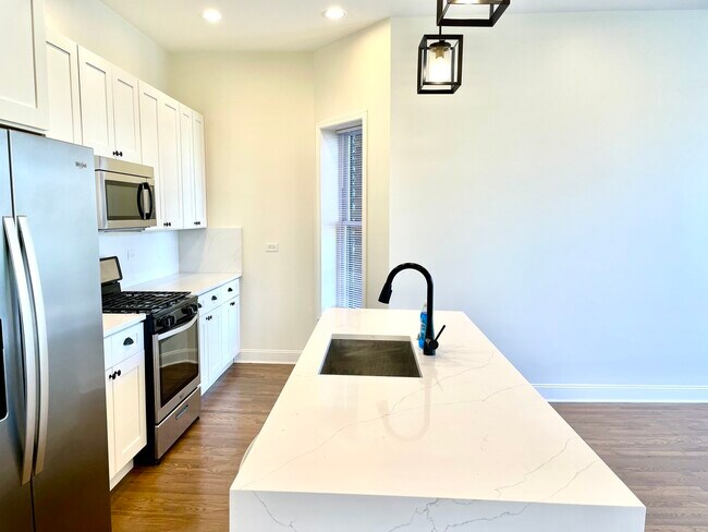 Photo - 6355 S Maryland Ave