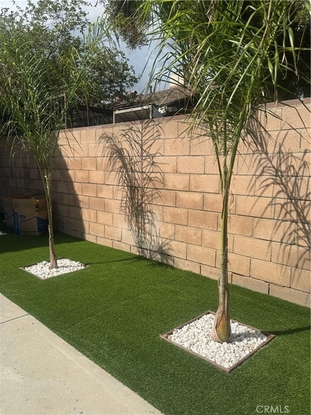 Photo - 7127 White Oak Ave