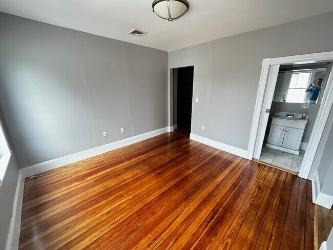 Photo - 33 Adamson St Unit 3