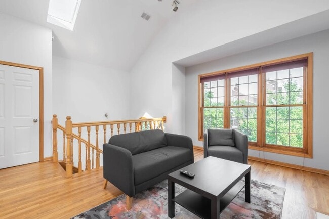 Photo - 1359 W Hubbard St Unit 3