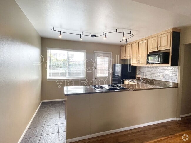 Building Photo - 650 N 300 W Rental