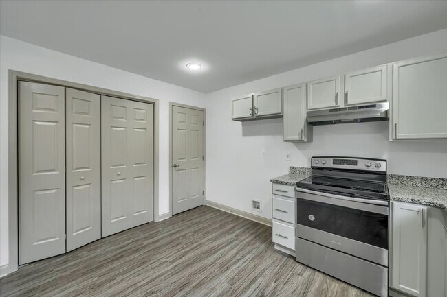 Photo - 6 Bel Air Dr