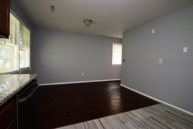 Photo - 39 High Top Cir Unit 2rd Fl Right