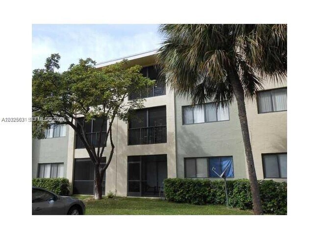 Building Photo - 2445 SW 18th Terrace Unit 215