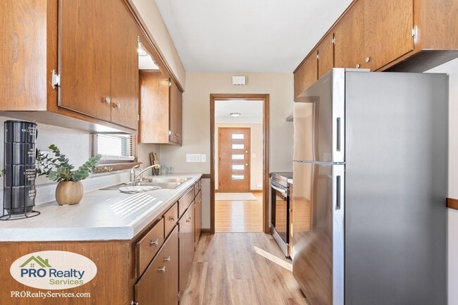 Building Photo - 3 Bedroom Home in St. Louis Park