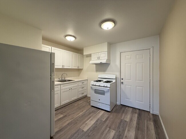 Photo - Cozy 1 bed 1 bath apartment Unit 4