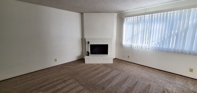 Photo - Two Bedroom Apartment in South Salem Unidad 3322