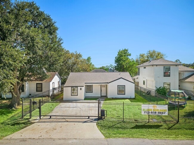 Photo - 7109 St Augustine St