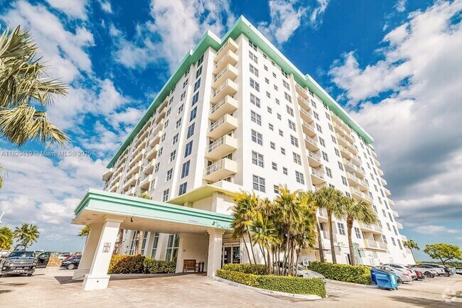 Building Photo - 10350 W Bay Harbor Dr Unit 5M Rental