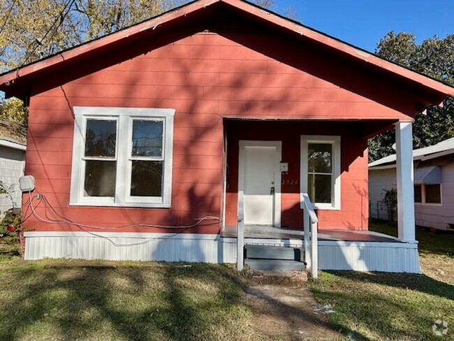 Building Photo - Perfect Family Home