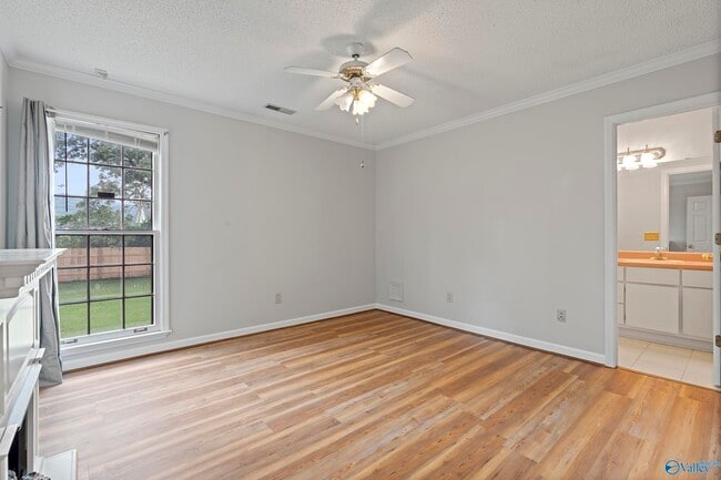 Photo - 112 Bridgestone Dr NE