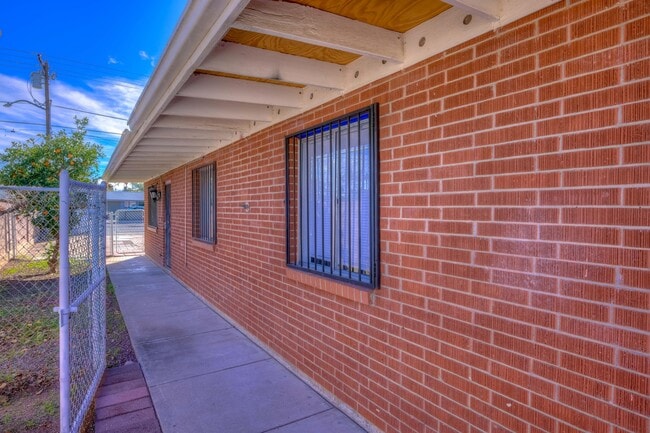 Photo - 417 E Jacinto St