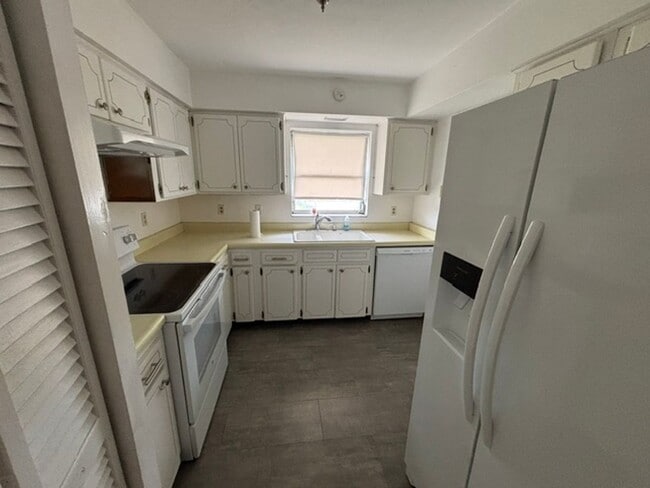 Photo - 1080 Edgehill Ave