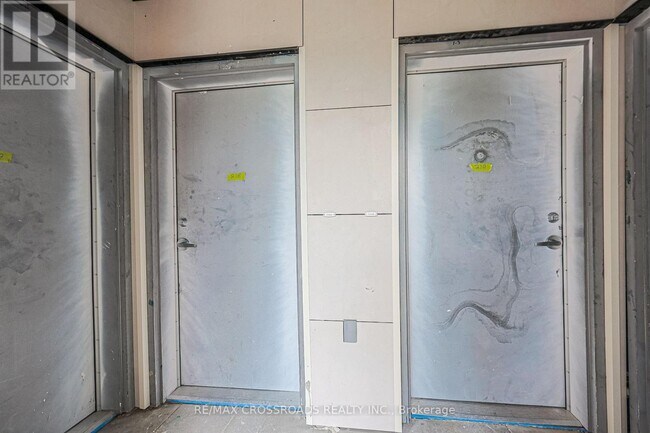 Photo - 8 Steckley House Ln