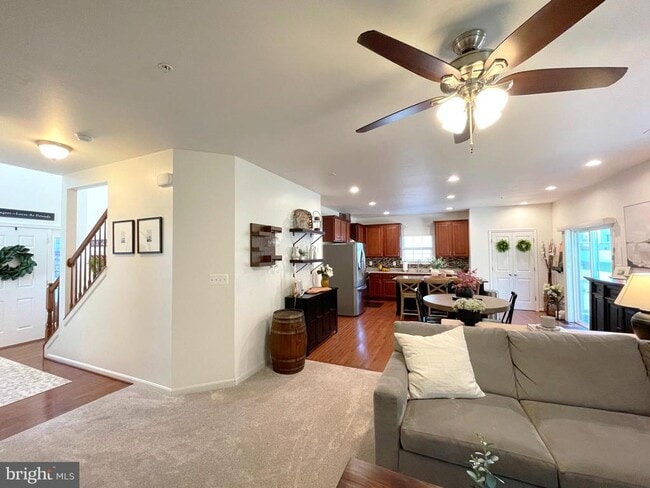 Photo - 519 Gate Dancer Ct