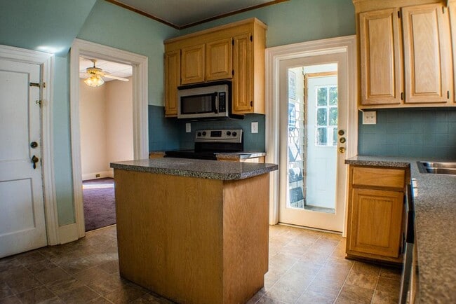 Photo - 617 Gales Ave