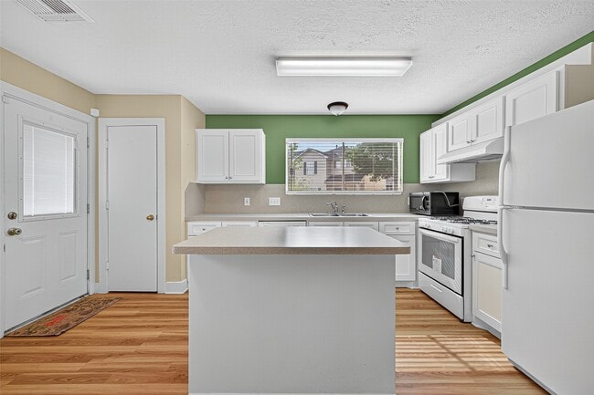 Photo - 15859 E Park Ct