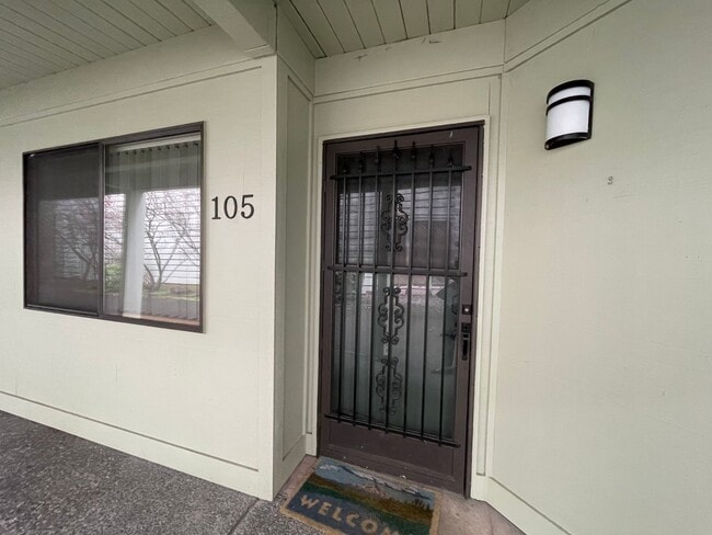 Photo - S. PDX 2Bed 2Bath ~ Condo~Near OHSU w/ 2 Reserved parking spots & Washer & Dryer!