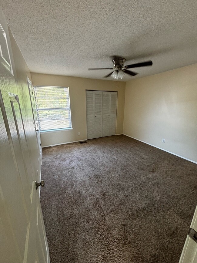 Photo - 727 S Main St