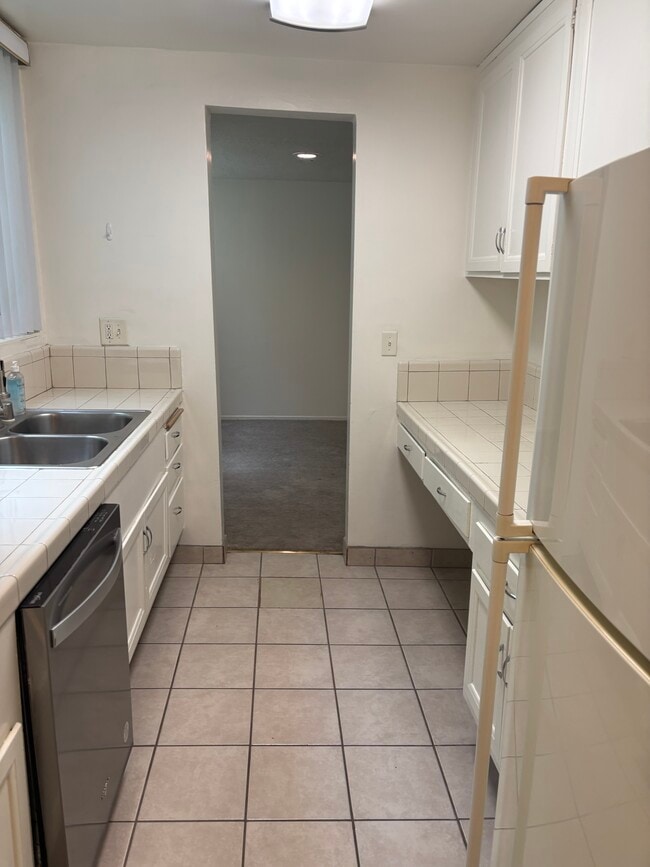 Photo - 11685 Gorham Ave Unit 4