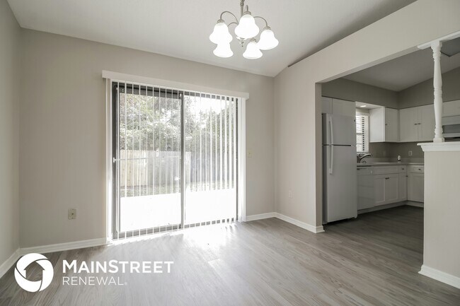 Photo - 2561 Beal St