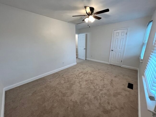 Photo - 1528 Jameson Dr