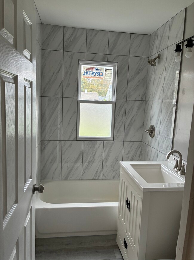 Building Photo - 4930 N 22nd St