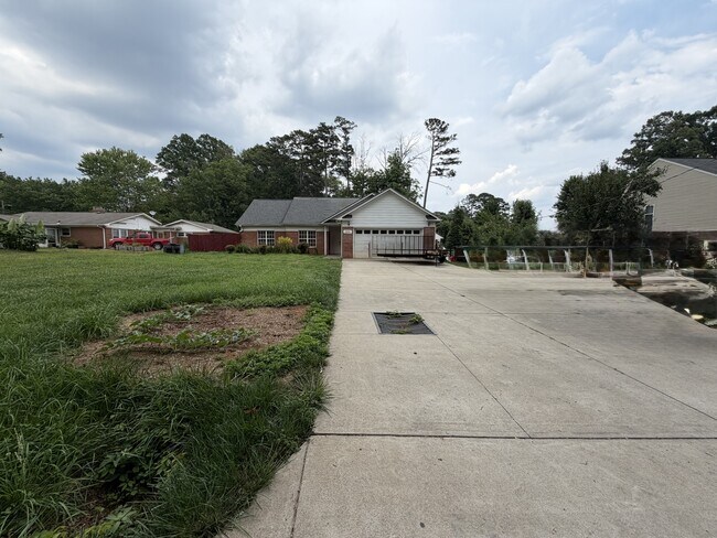 2501 Burkholder Rd