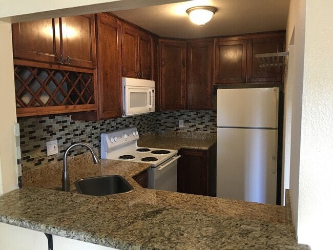 Building Photo - 3238 Ashford Street Unit P Rental