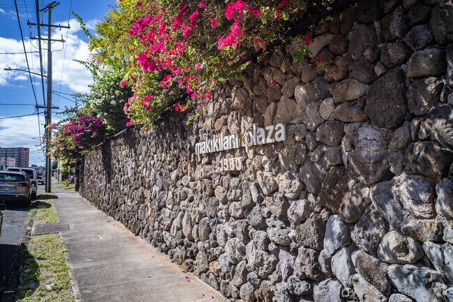 Photo - Makikilani Plaza