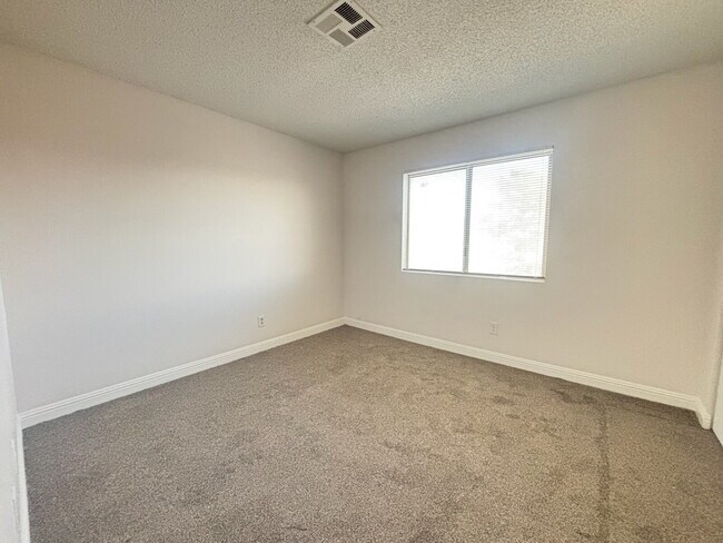 ½ OFF First Month's Rent! Updated 2 Bed | 1 Bath Apartment with In-Unit Washer & Dryer