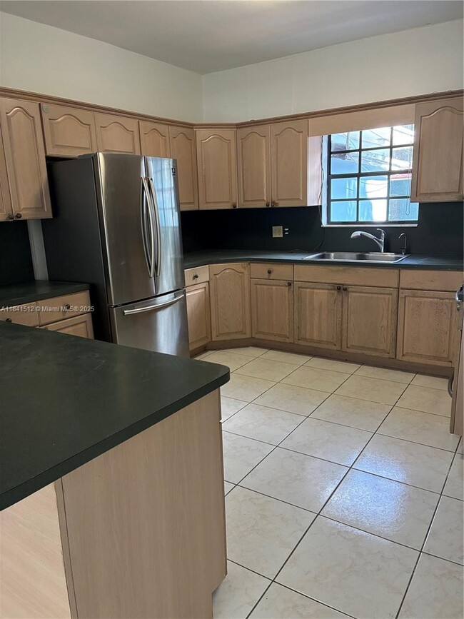 Photo - 1774 SW 11th St