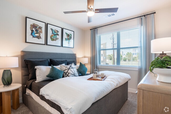 2BR, 2BA - 1098SF - Primary Bedroom