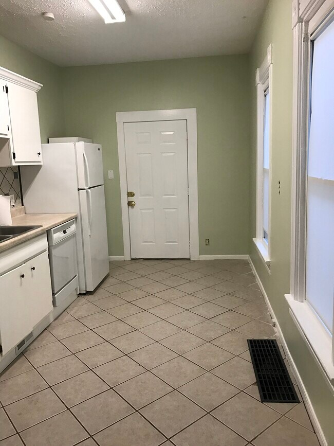 Photo - 213 Burns Ave