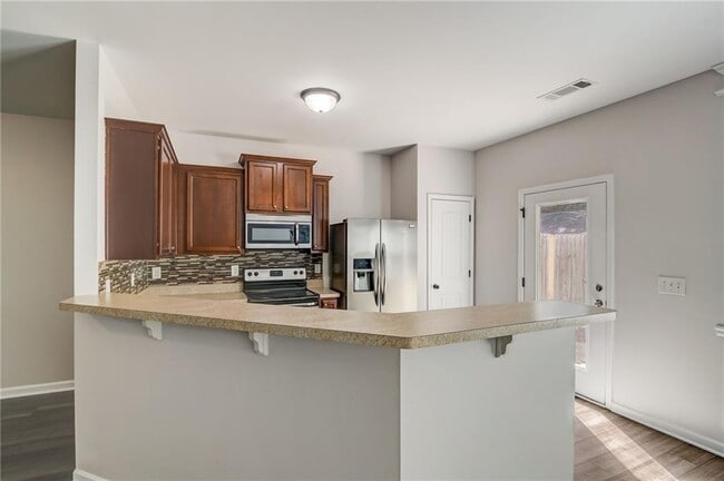 Photo - 544 Oakside Pl