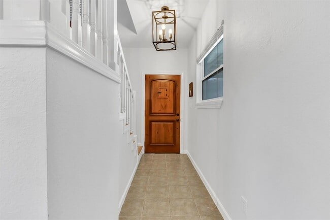 Photo - 612 Mockingbird Dr