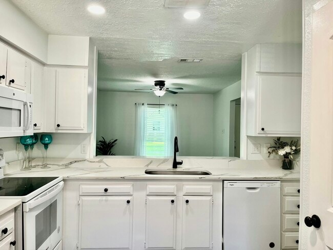 Building Photo - 3762 Laura Leigh Dr Rental